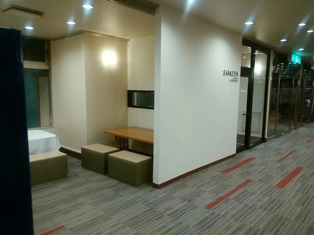 Hotel Sankeien 札幌 3*,